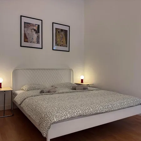 Classy Old Town Home, Wifi, Smart Projector, Ac Apartmán *