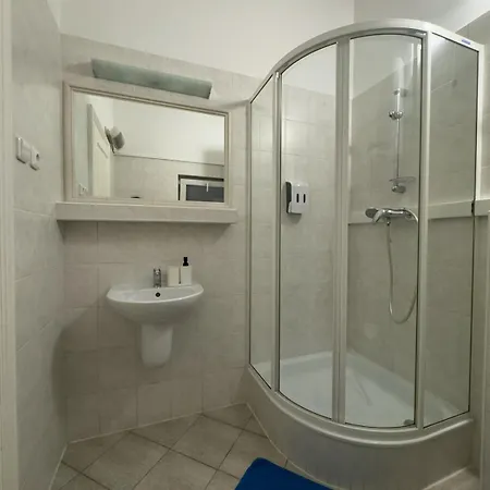 Classy Old Town Home, Wifi, Smart Projector, Ac Apartmán Bratislava